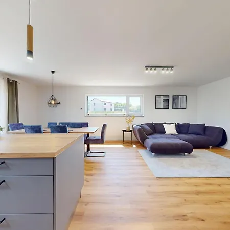 Homely Greenfield - 2br House With Private Garden & 2,5 Bathrooms * Kaiserslautern
