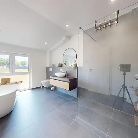 Homely Greenfield - 2br House With Private Garden & 2,5 Bathrooms *