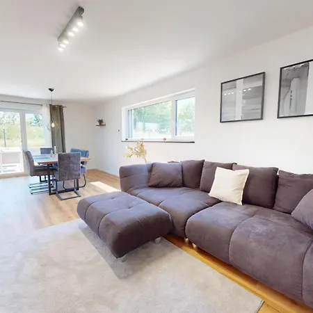 Homely Greenfield - 2br House With Private Garden & 2,5 Bathrooms